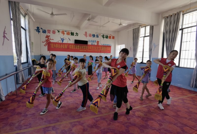 广西来宾：公共文化服务送“上门”
